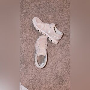 Authentic women’s on cloud shoes for sale ✨